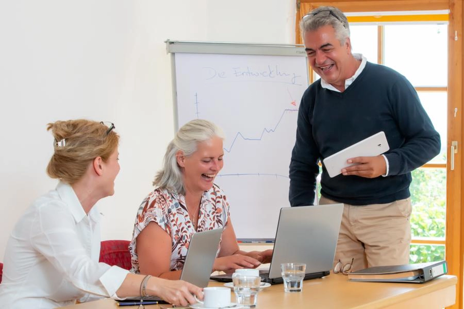 Lachscheune – Persönlichkeitsentwicklung/Entspannung – Leute lachen