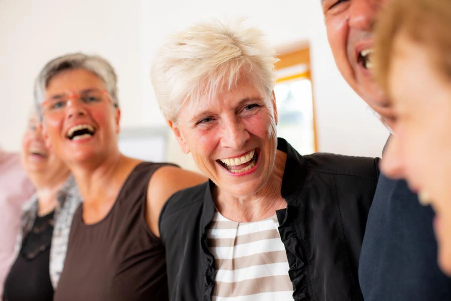 Lachscheune – Persönlichkeitsentwicklung/Entspannung – Leute lachen